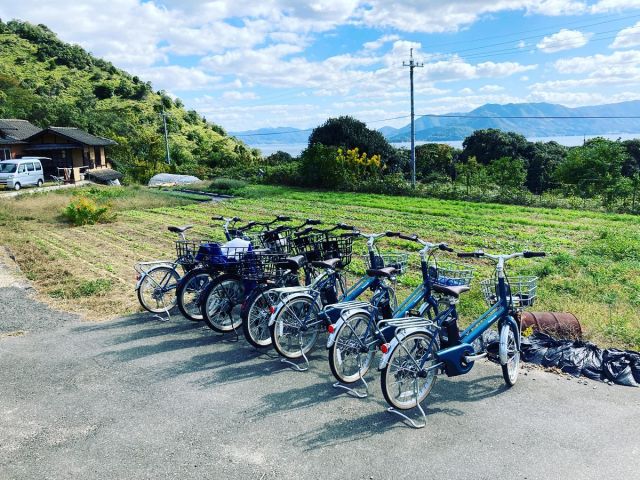 宮島港から一般道の終点まで片道8.4km

小学生のちびっ子達が往復約17kmしました(^^)

電動自転車なら、坂道もラクラク！